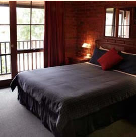 Armour Motor Inn - Nelsons Bay Accommodation 1