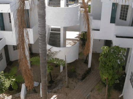 Cambridge Atrium - Accommodation Nelson Bay 4