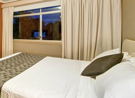 The Statesman Hotel - Accommodation Nelson Bay 1