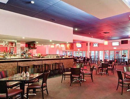 The Statesman Hotel - Accommodation Nelson Bay 2