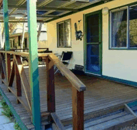 Peaceful Bay Chalets - Accommodation Nelson Bay
