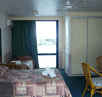 Club Surfers - Accommodation Nelson Bay