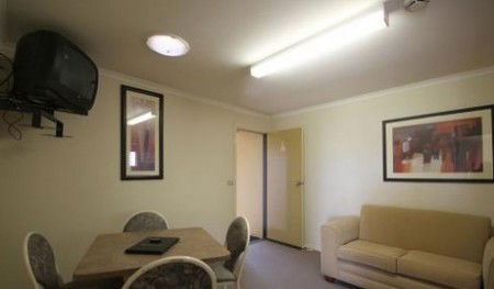 Araluen Motor Lodge - Accommodation Nelson Bay 3