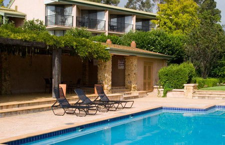 Tallawanta Lodge - Accommodation Nelson Bay 2