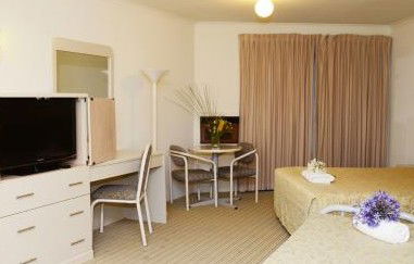 Motel 10 Motor Inn - Accommodation Nelson Bay 2