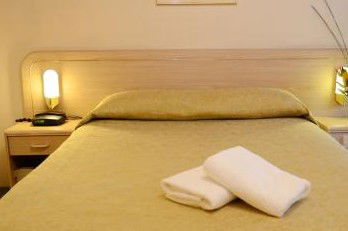 Motel 10 Motor Inn - Accommodation Nelson Bay 3