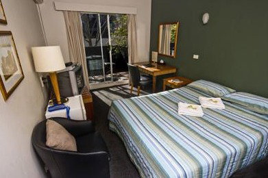 City Crown Lodge - Accommodation Nelson Bay 3