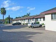 Hanging Rock Family Motel - Accommodation Nelson Bay 0