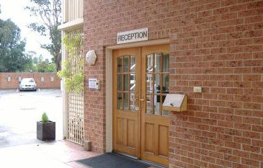 Hanging Rock Family Motel - Accommodation Nelson Bay 4