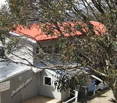 Avalanche Ski Lodge - Accommodation Nelson Bay 1