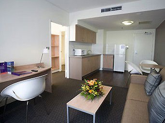 Hotel Ibis Melbourne - Accommodation Nelson Bay 3