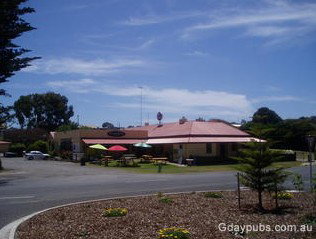 Nelson Hotel - Accommodation Nelson Bay 1