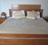 The Plough Hotel - Accommodation Nelson Bay