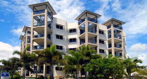 Raffles Mooloolaba - Accommodation Nelson Bay 0