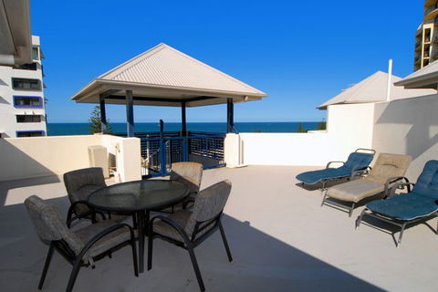 Raffles Mooloolaba - Accommodation Nelson Bay 1