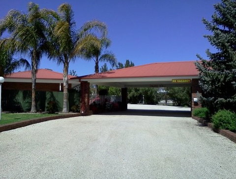 Golden Chain Border Gateway Motel - Accommodation Nelson Bay 0