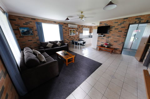 Greenvale Holiday Units - Accommodation Nelson Bay 2