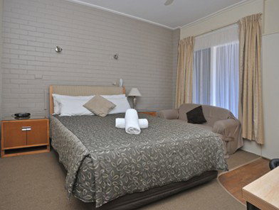 The Elm Motel - Accommodation Nelson Bay 2