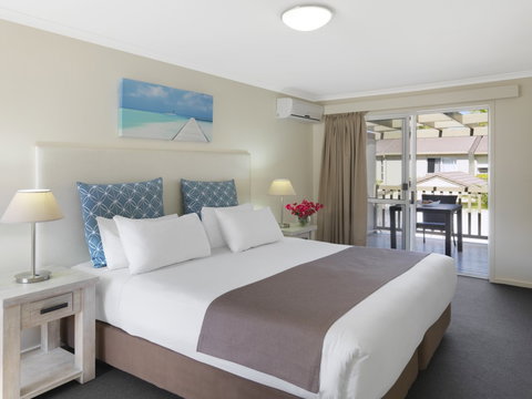 Oaks Oasis - Accommodation Nelson Bay 3