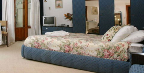 Chalet Swisse Spa Retreat - Accommodation Nelson Bay 1