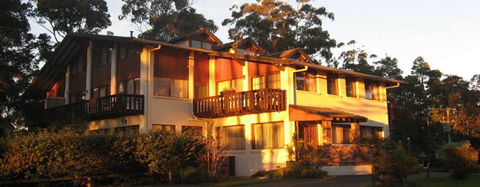Chalet Swisse Spa Retreat - Accommodation Nelson Bay 4