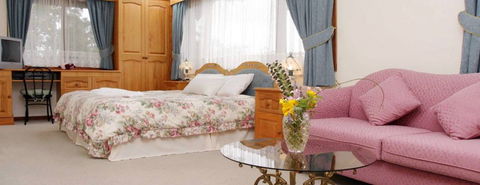 Chalet Swisse Spa Retreat - Accommodation Nelson Bay 5