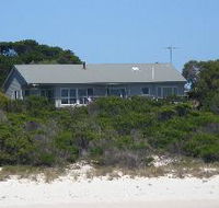 Island Beach Escape - Accommodation Nelson Bay