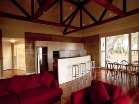 The Menzies Retreat - Accommodation Nelson Bay 0