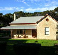 Dudley Villa - Accommodation Nelson Bay
