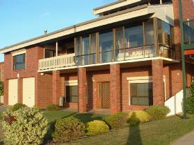 The Entertainer - Accommodation Nelson Bay 0