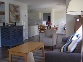 Saltaire Yellow - Nelson Bay Accommodation.com 0