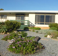 Oaklands Beach House - Accommodation Nelson Bay