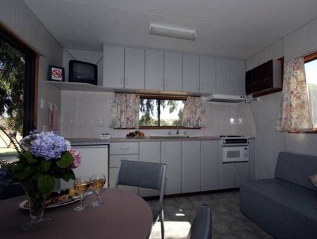 Loxton Riverfront Caravan Park - Accommodation Nelson Bay 1