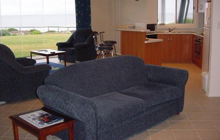 Moonta Bay Escape - Nelson Bay Accommodation.com 3