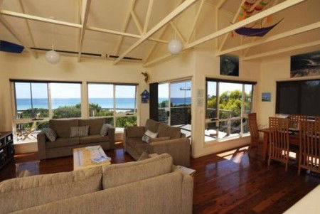 Island Beach Escape - Accommodation Nelson Bay 1
