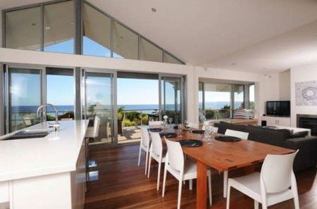 Island Beach Escape - Accommodation Nelson Bay 2