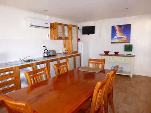 Underground Bed And Breakfast - Nelsons Bay Accommodation 1