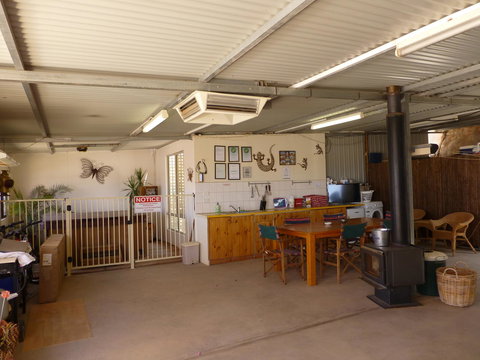 Underground Bed And Breakfast - Nelsons Bay Accommodation 3