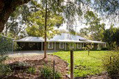 One Tree Bed And Breakfast - Accommodation Nelson Bay 2