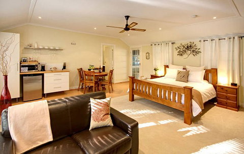 One Tree Bed And Breakfast - Accommodation Nelson Bay 7