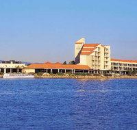 The Lakes Resort Hotel - Accommodation Nelson Bay