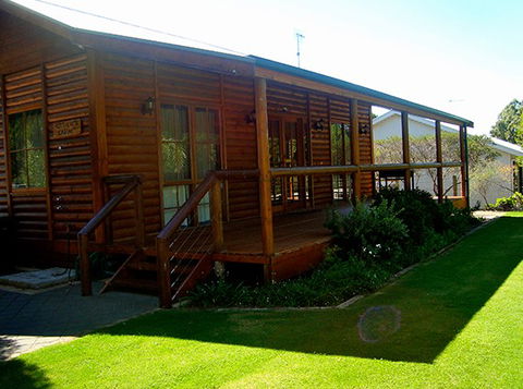 Ottilie's Cabin - Accommodation Nelson Bay 1