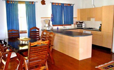 Ottilie's Cabin - Accommodation Nelson Bay 5