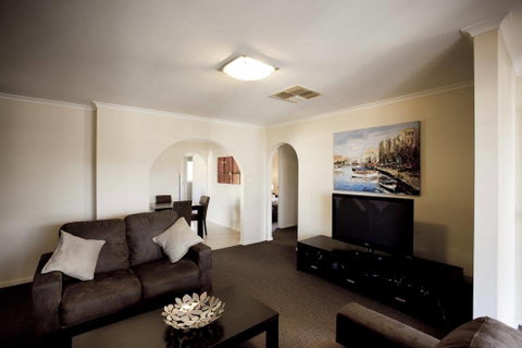 Balcony On Sixth Lodge - Accommodation Nelson Bay 3