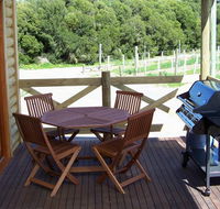 McLaren Ridge 3 - McLaren Ridge Log Cabins - Accommodation Nelson Bay