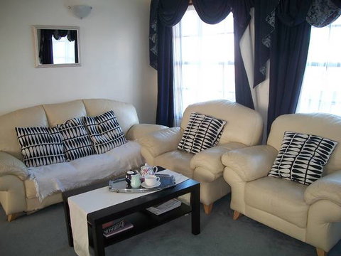 Beachside Apartment - Hove - Accommodation Nelson Bay 0