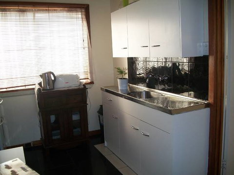 Beachside Apartment - Hove - Accommodation Nelson Bay 1