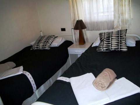 Beachside Apartment - Hove - Accommodation Nelson Bay 3