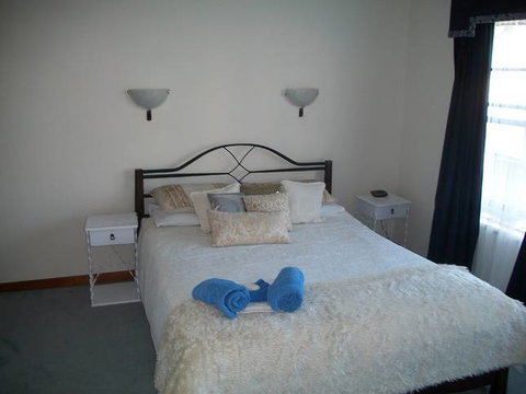 Beachside Apartment - Hove - Accommodation Nelson Bay 4