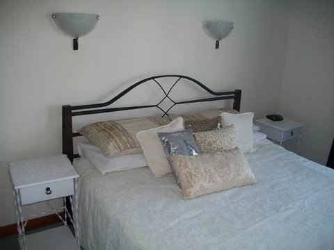 Beachside Apartment - Hove - Accommodation Nelson Bay 5